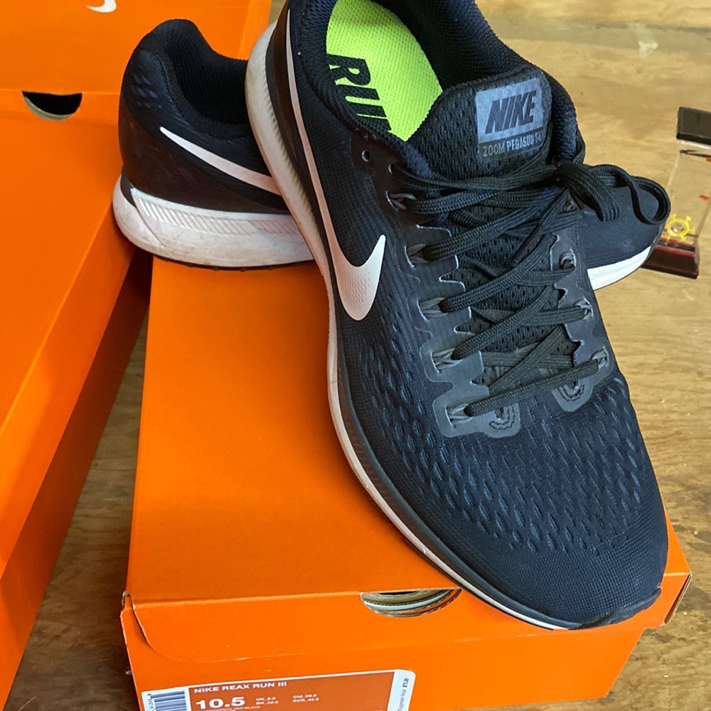 Good used condition (worn a few times) Mens Nike Air Zoom Pegasus 34